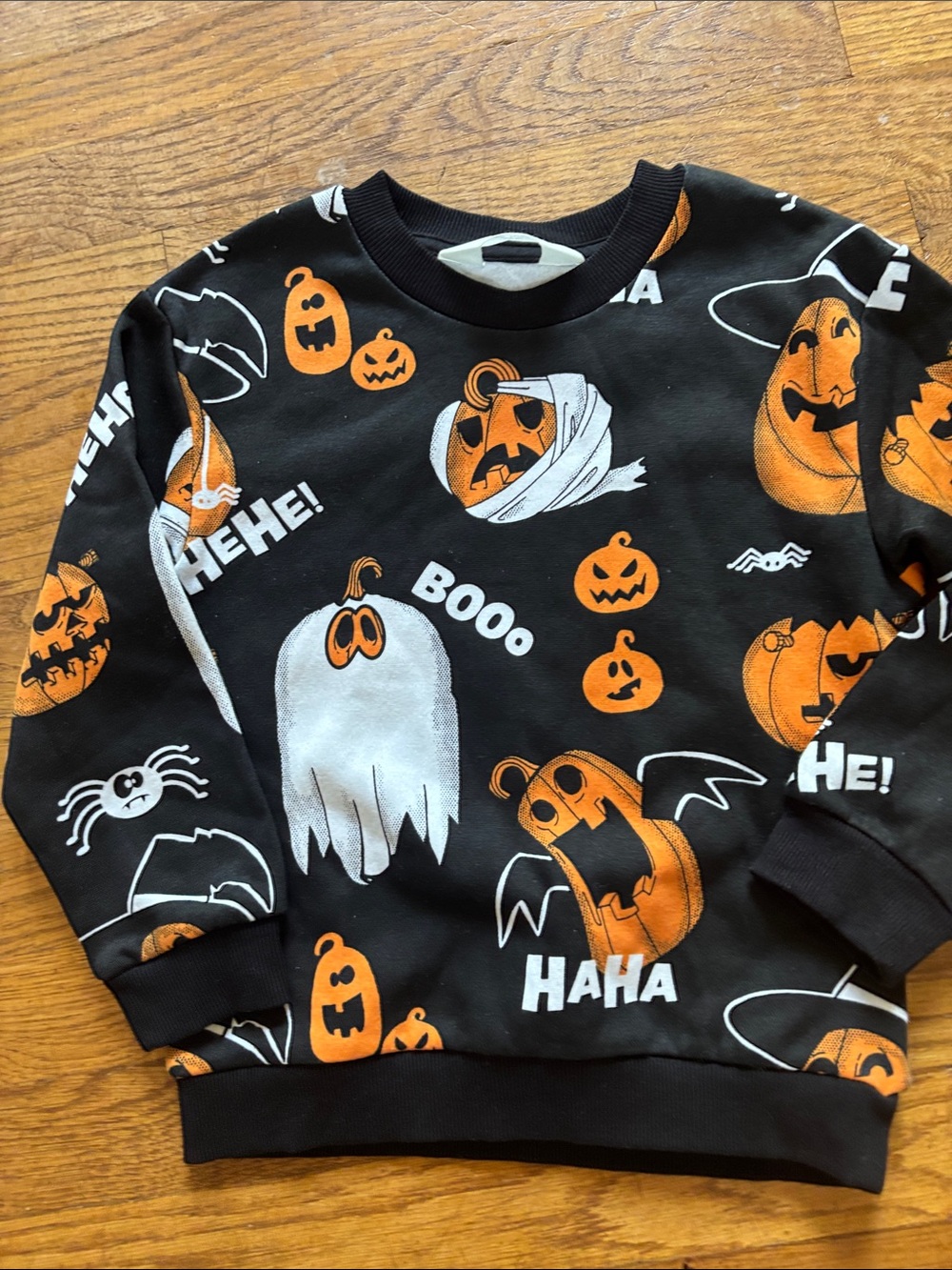 NWOT H&M Black Halloween Sweatshirt with Orange & White Pumpkins